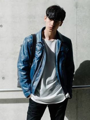 story-img