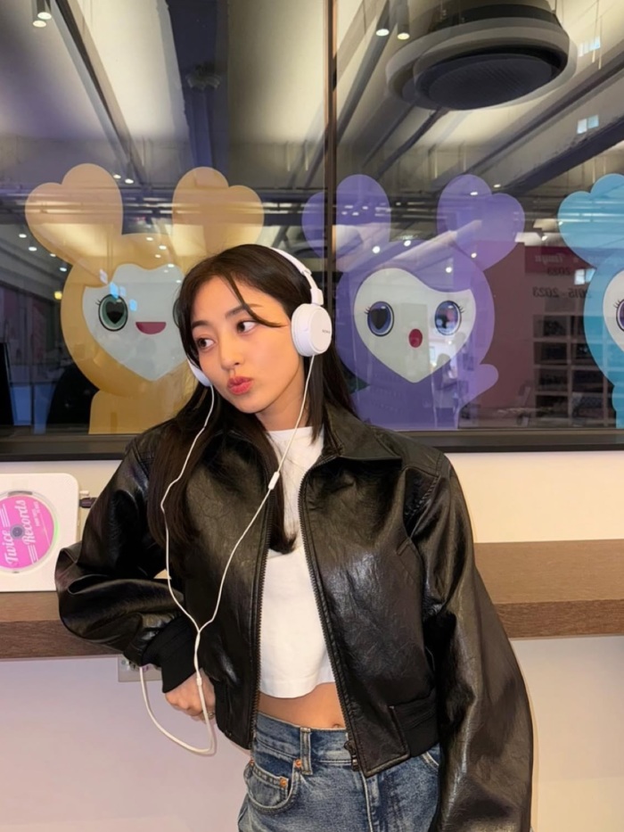 story-img