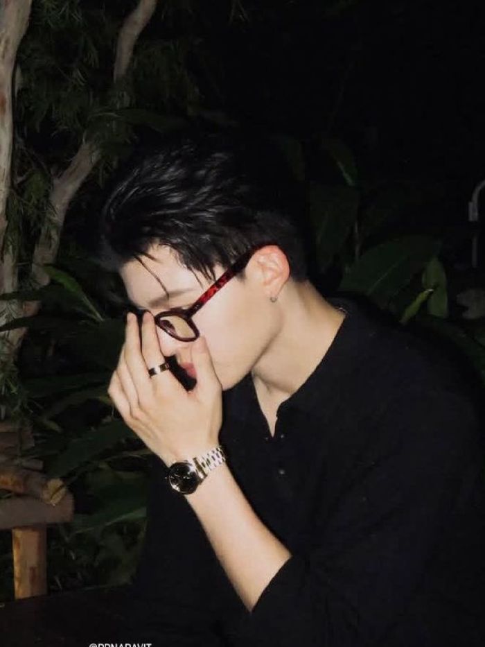 story-img