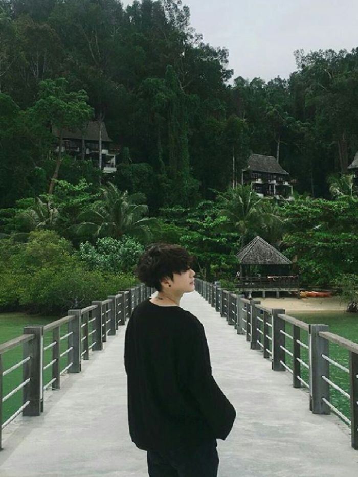 story-img