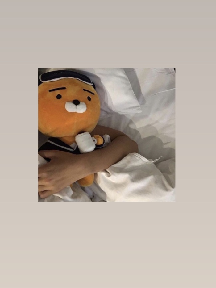 story-img