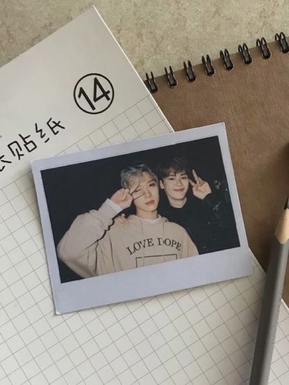 story-img