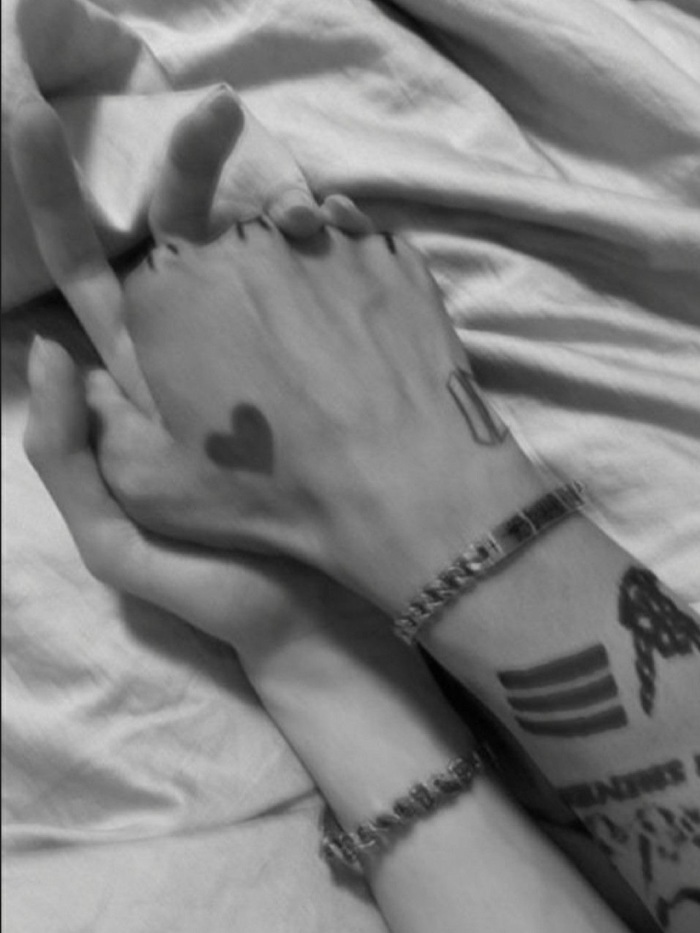 story-img