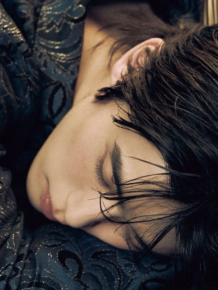 story-img