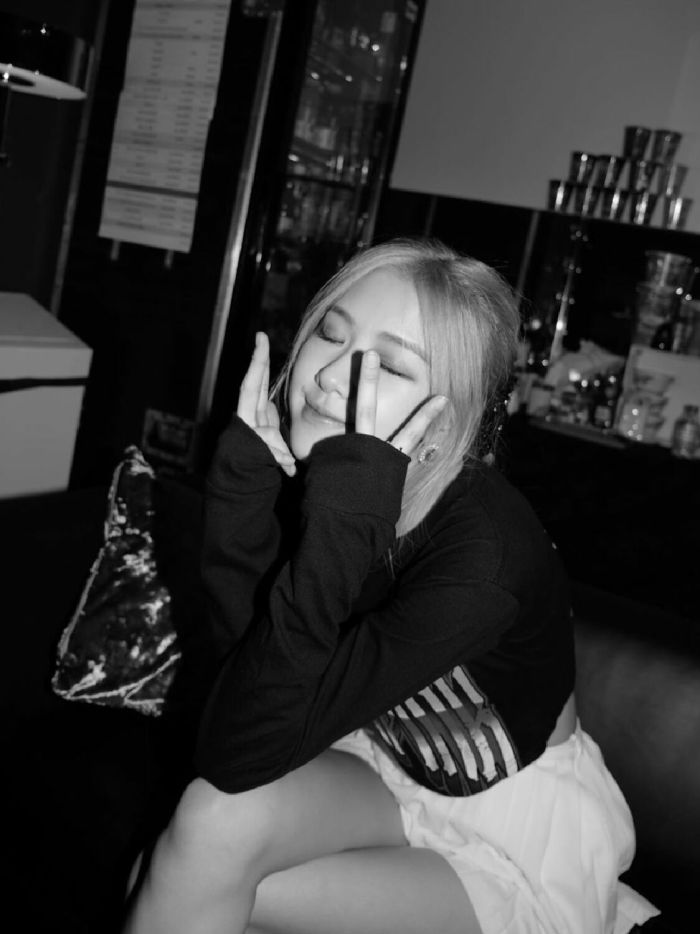 story-img