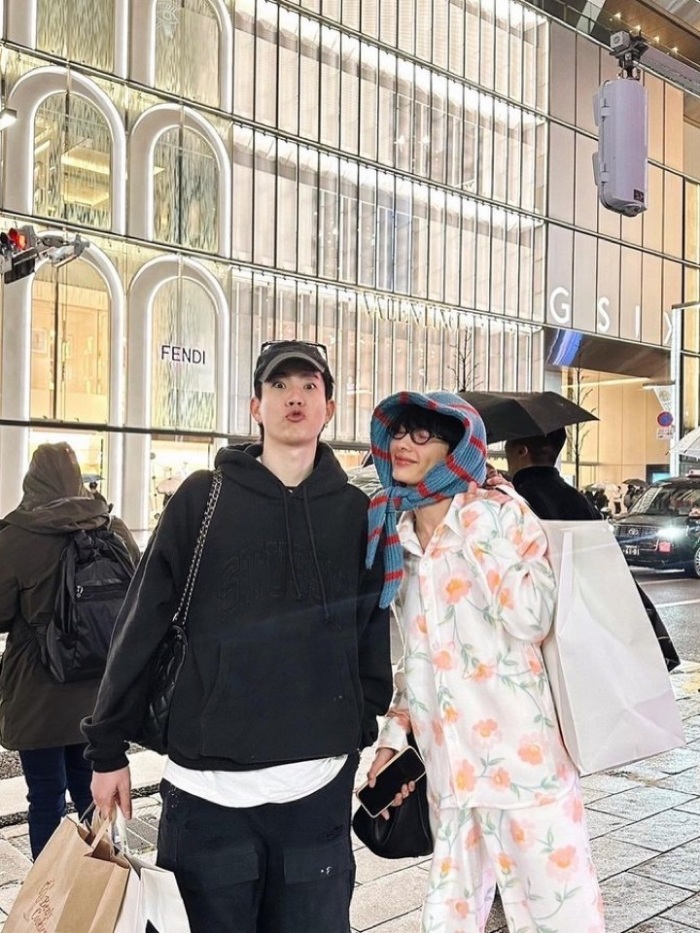 story-img