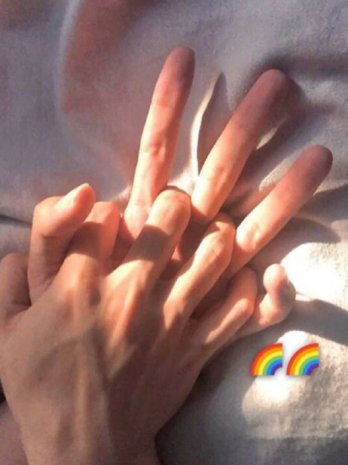story-img