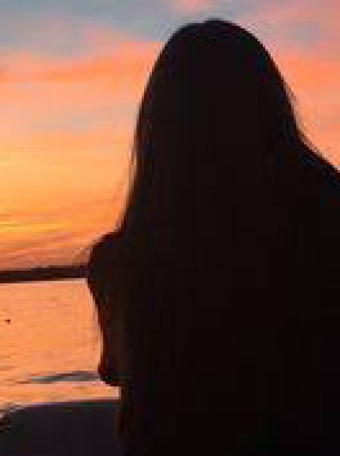 story-img