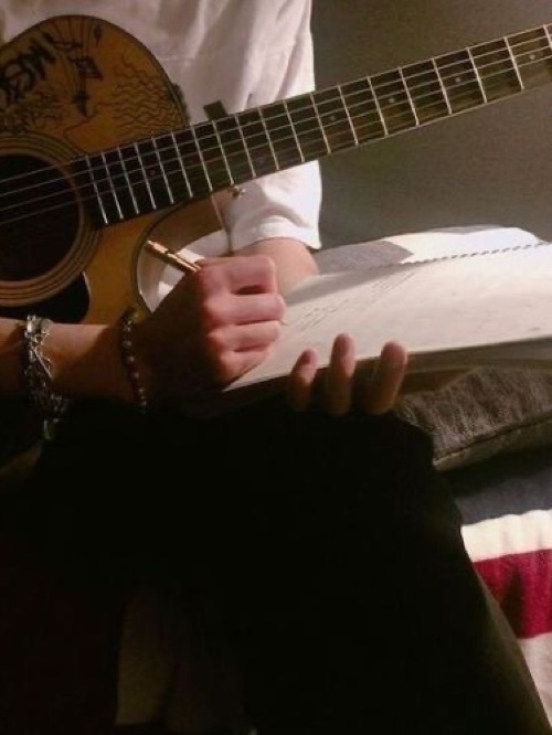 story-img