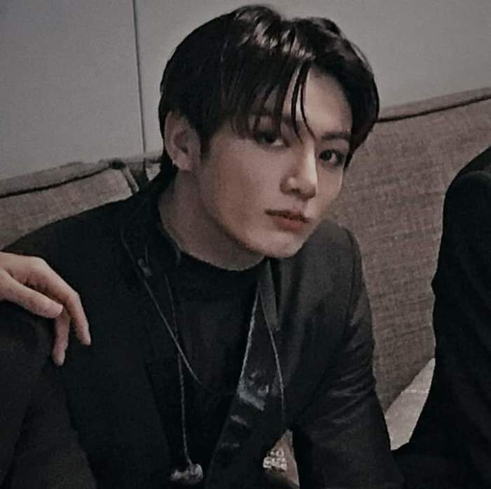 เทพหมาป่ากับคุณชายหน้าหวาน(KOOKV)(ยังไม่เเก้คำผิด)
