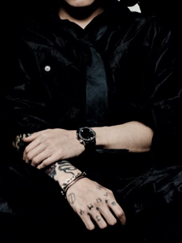 story-img