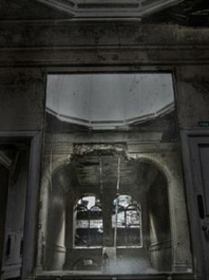 story-img