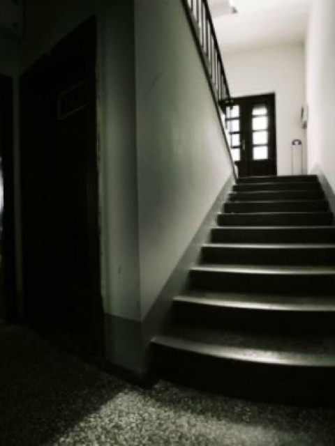 story-img