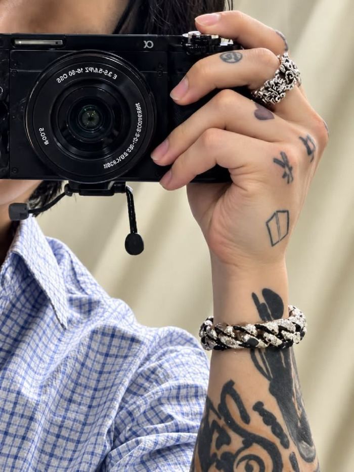 story-img
