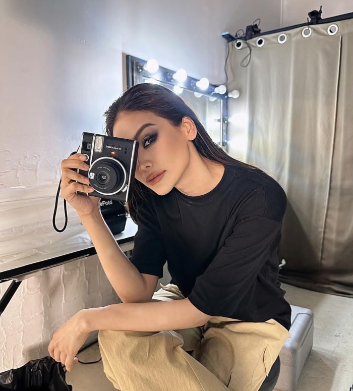 story-img