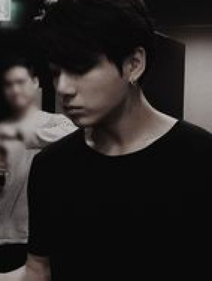story-img