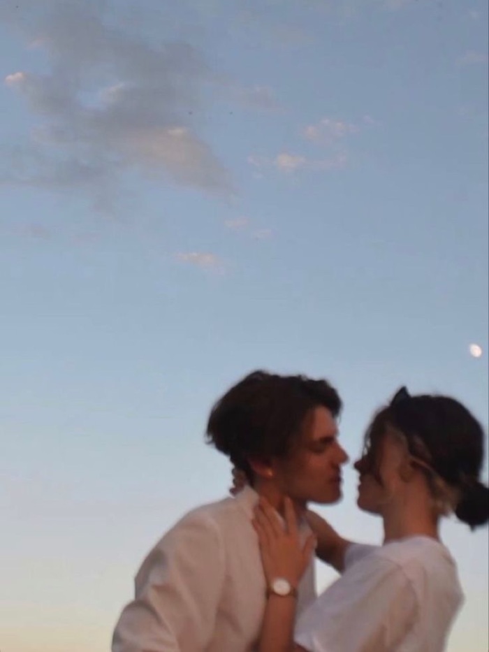 story-img