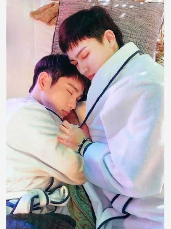story-img