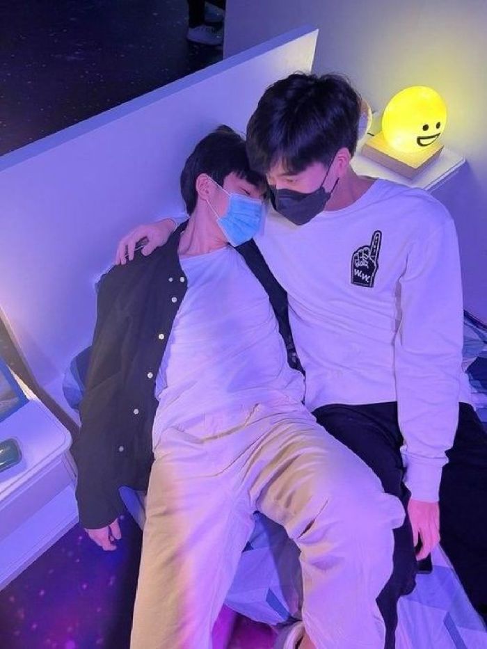 story-img