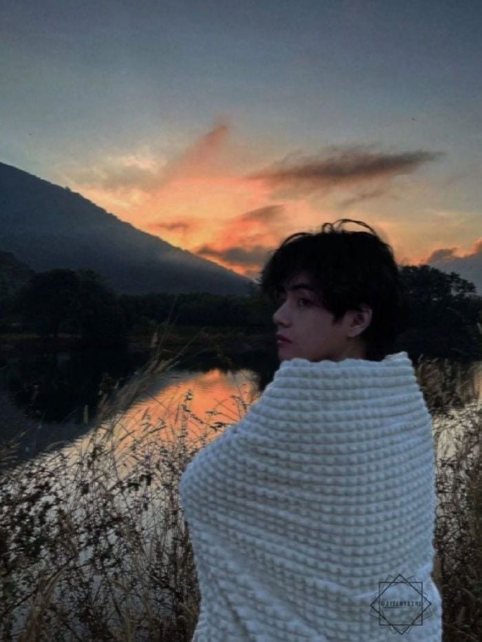 story-img