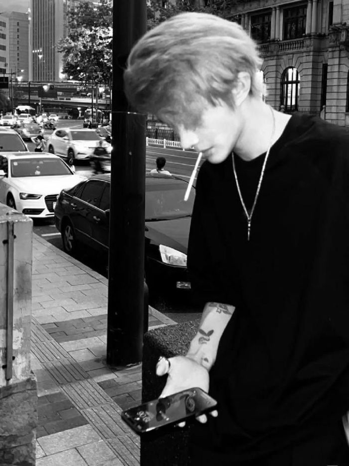 story-img