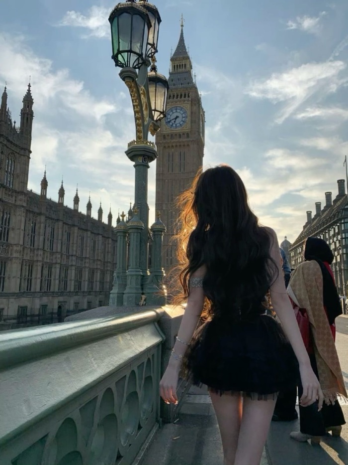 story-img
