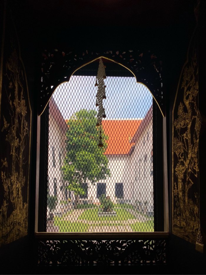 story-img