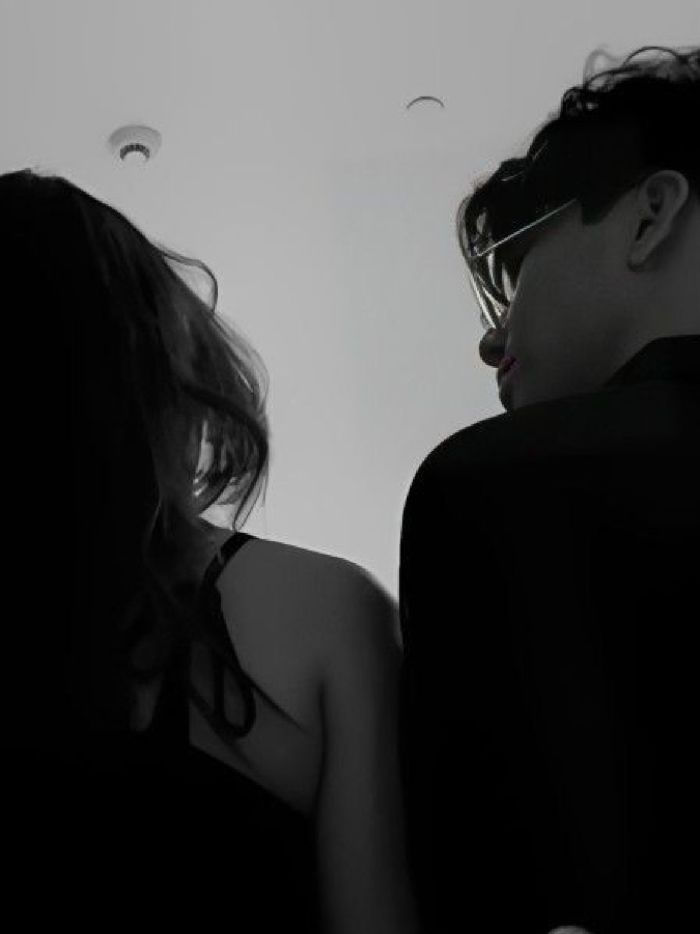 story-img