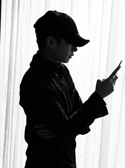 story-img